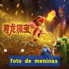 foto de meninas cacheadas fake