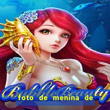 foto de menina de 14 anos no espelho