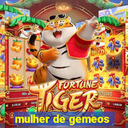 mulher de gemeos