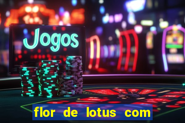 flor de lotus com lua tatuagem